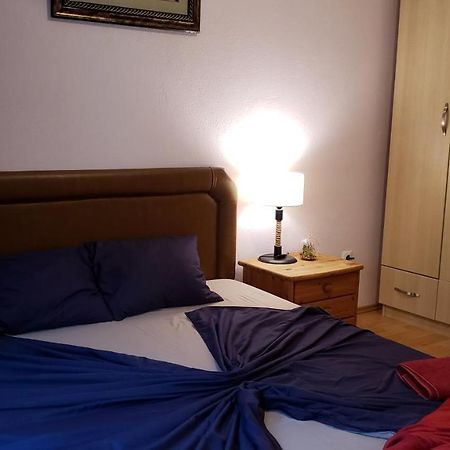 Spacious Downtown Apartment With A City View Pristina Exteriör bild