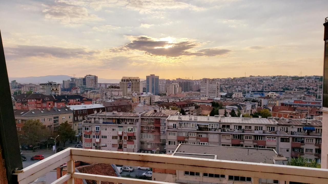 Spacious Downtown Apartment With A City View Pristina Exteriör bild